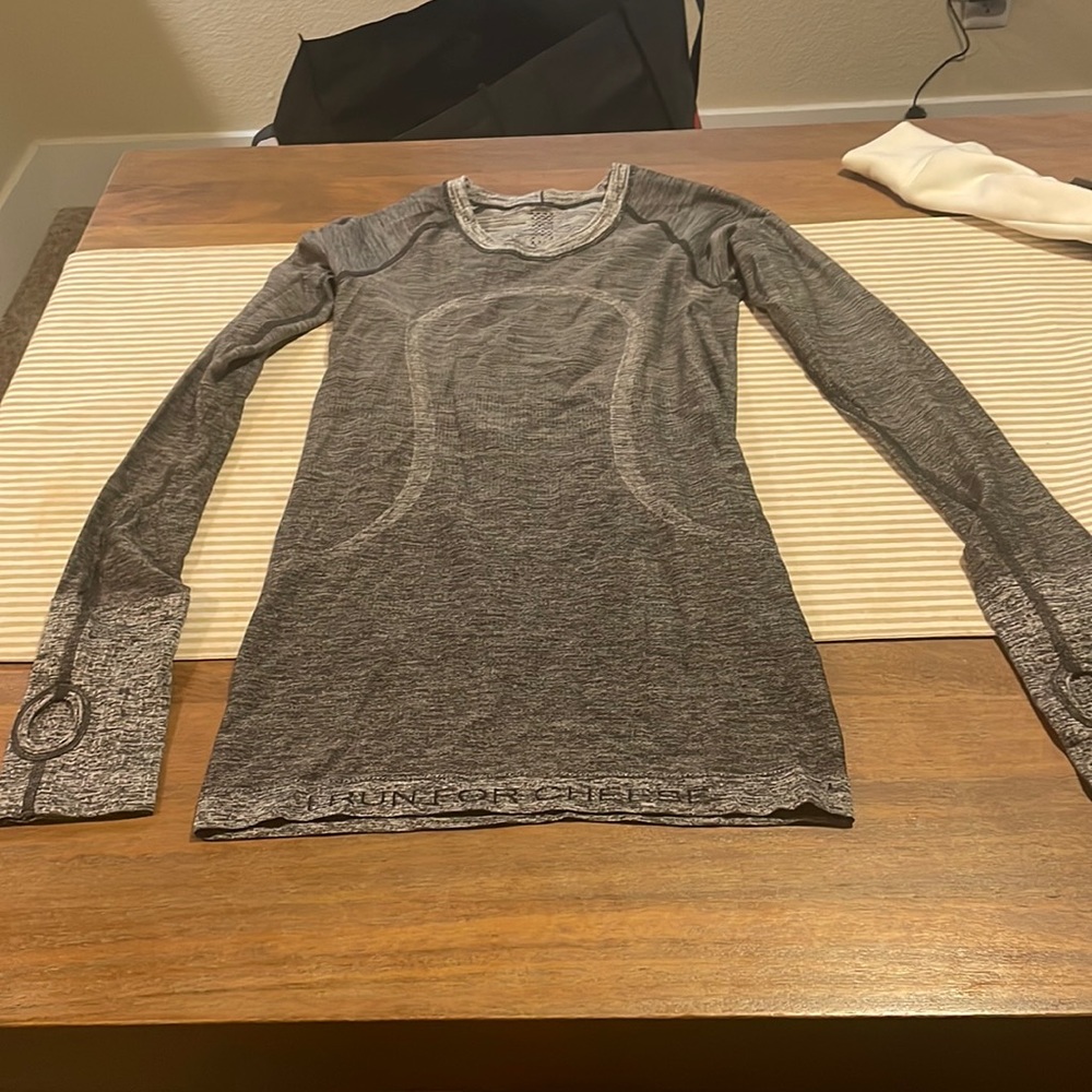 Long sleeved ombré lululemon running tank